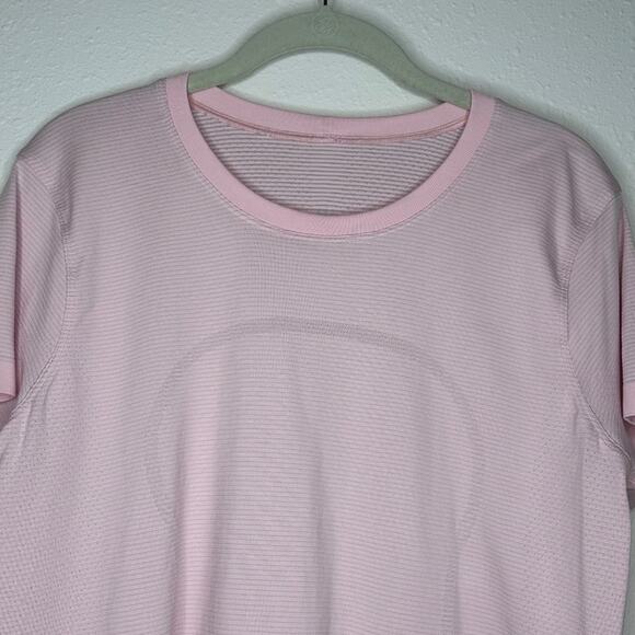 Lululemon Swiftly Breathe Relaxed-Fit Short Sleeve Shirt, Pink Mist, Size 8 - Picture 7 of 7